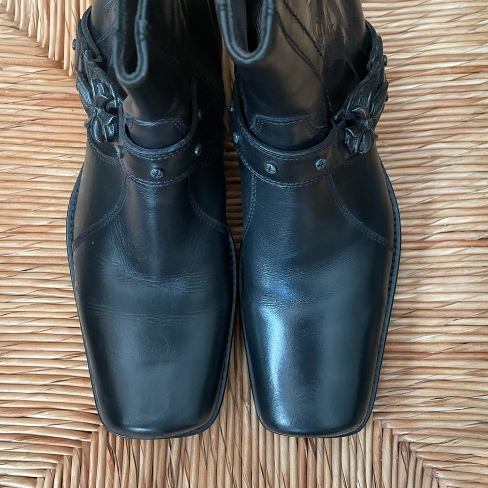 MARK NASON Coolest Black Leather Biker Moto Ankle Boots Cross Studded Skulls 8 - Picture 14 of 15